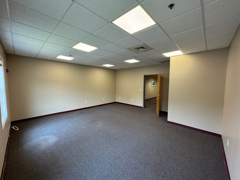 More Photos Of 255 Route 80, Killingworth Office For Lease