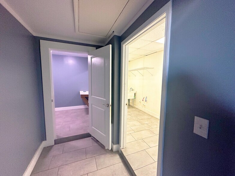 700 Eglin Pky NE, Fort Walton Beach, FL 32547 Freestanding For Sale