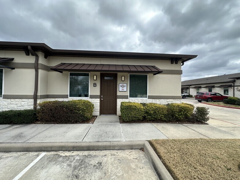 Primary Photo Of 17154 N Eldridge Pky, Tomball Medical For Lease