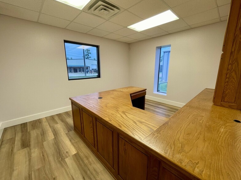 More Photos Of 10291 Robinson Dr, Tyler Industrial For Lease