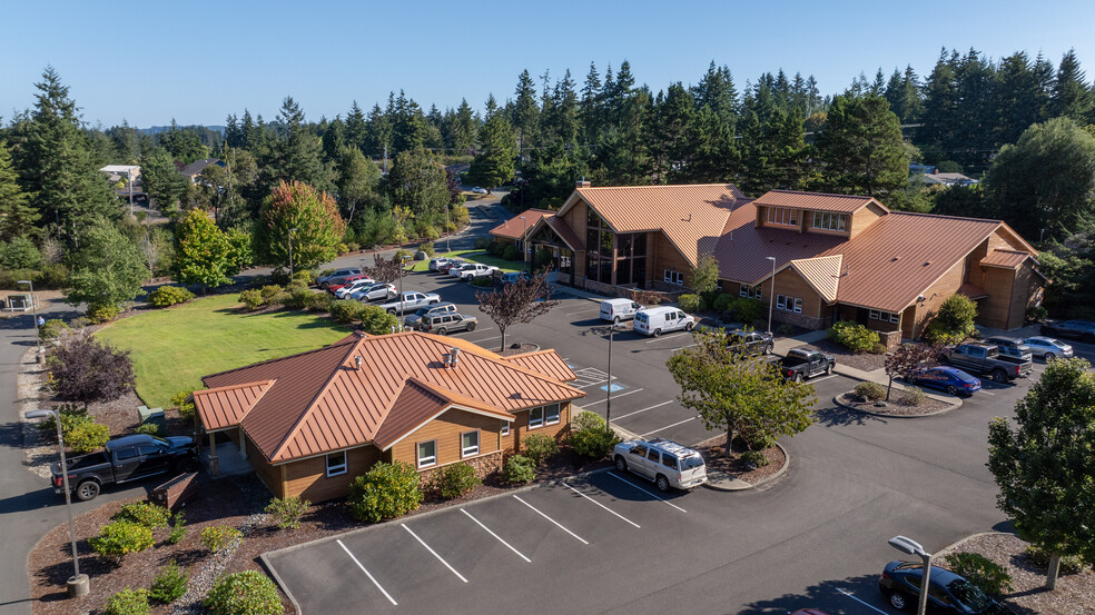 Primary Photo Of 1963 Thompson Rd, Coos Bay Hospital For Sale