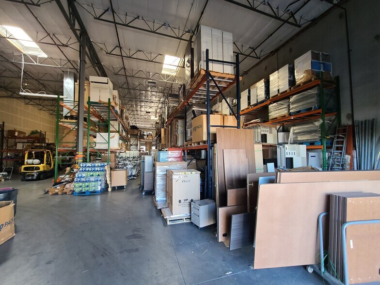 More Photos Of 1120 Grier Dr, Las Vegas Warehouse For Lease