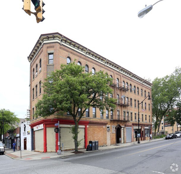 Primary Photo Of 163 S 4th St, Mount Vernon Apartments For Lease