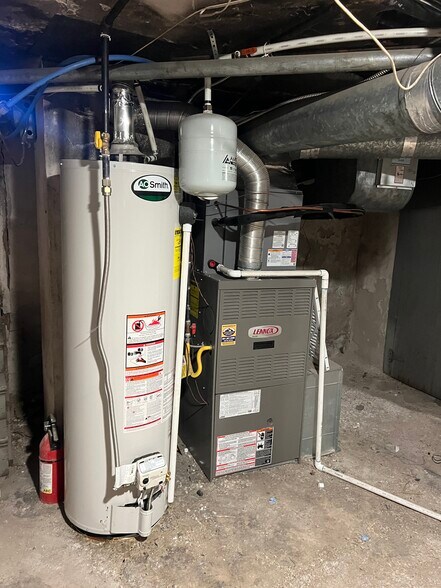 More Photos Of 10 S Main St, Payson Storefront For Sale