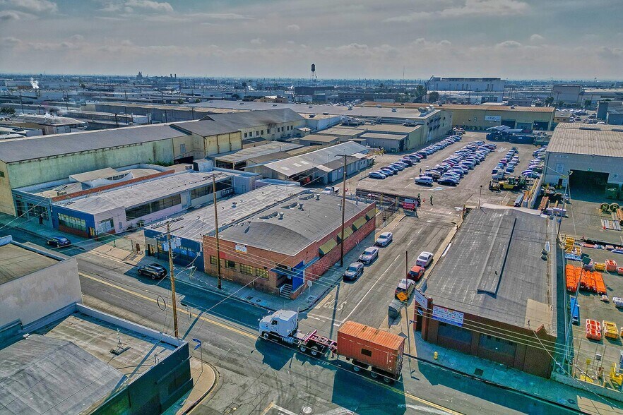 More Photos Of 2302 E 38th St, Vernon Manufacturing For Sale