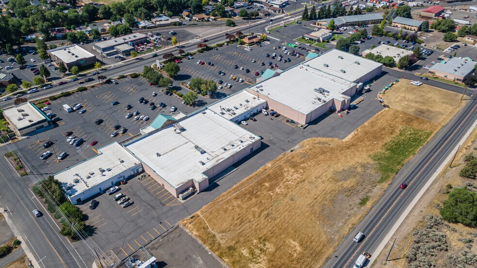 More Photos Of 1595 NE 3rd St, Prineville Storefront For Lease