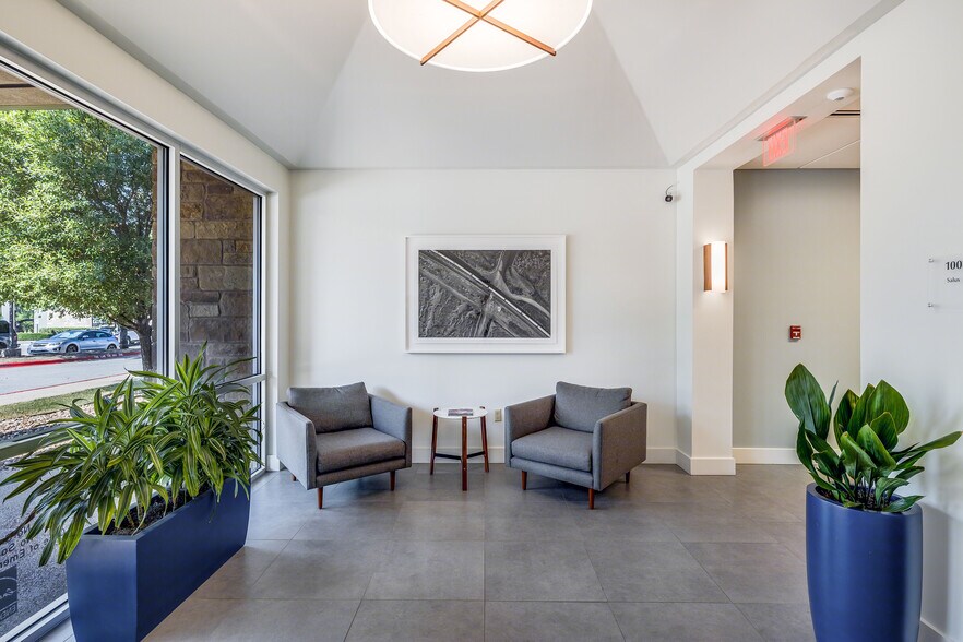 More Photos Of 11612 Bee Caves Rd, Austin Office For Lease