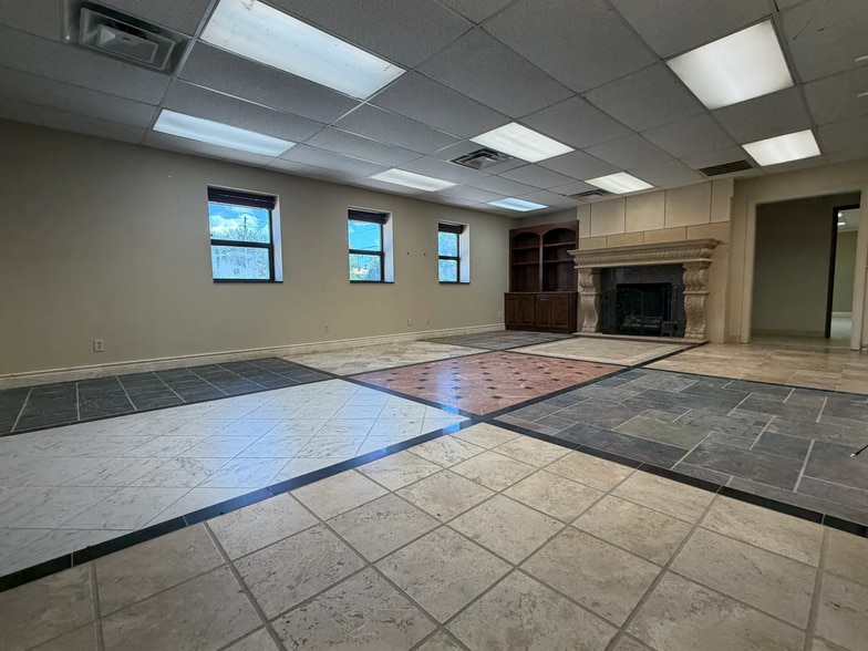 More Photos Of 4203 S Division St, Guthrie Showroom For Sale