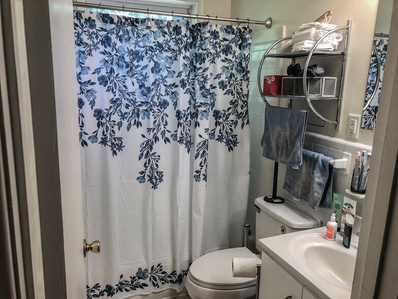 More Photos Of 50 Springdale St, Athens Multifamily For Sale