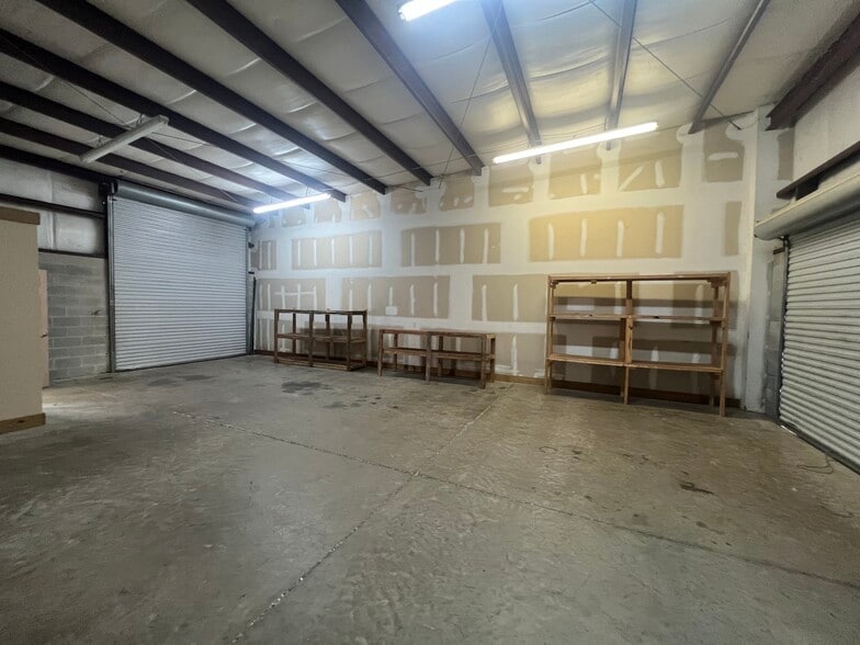 More Photos Of 7610 Industrial Ln, Tampa Warehouse For Lease