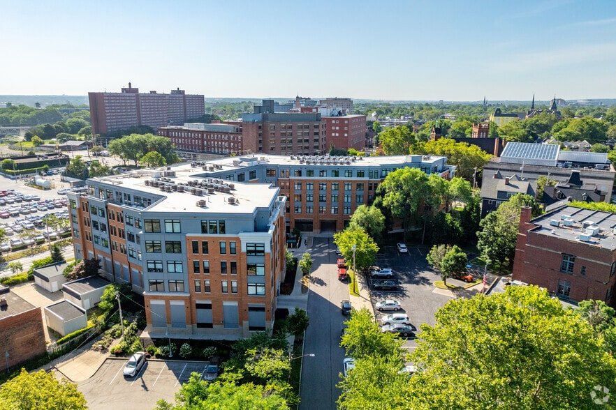 More Photos Of 2800 Franklin Blvd, Cleveland Apartments For Lease