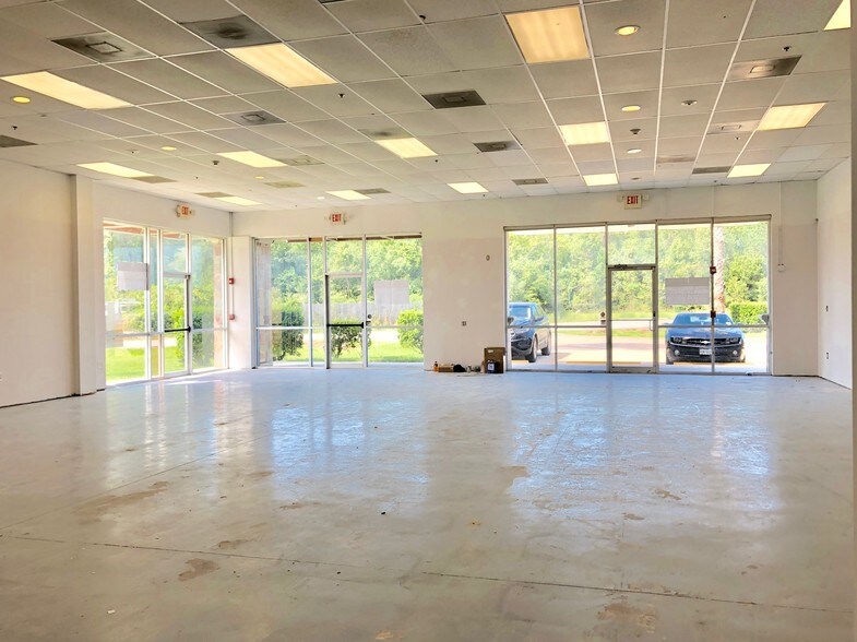 More Photos Of 12755 Walters Rd, Houston Storefront Retail Office For Lease