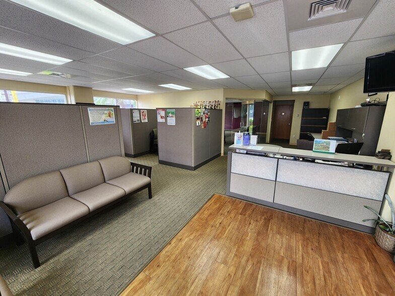 More Photos Of 1449 S Beretania St, Honolulu Parking Garage For Lease