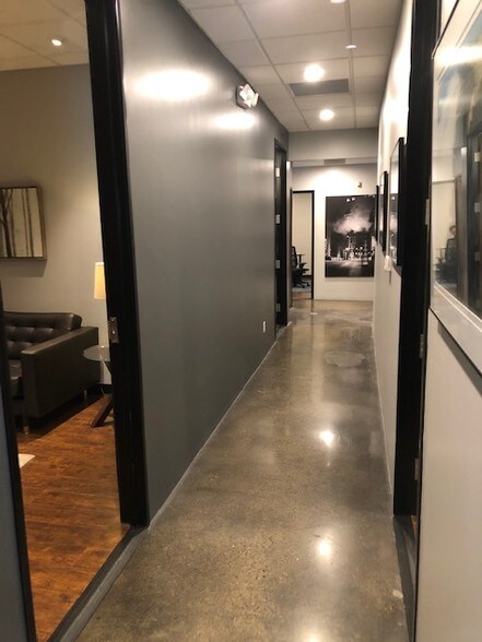 More Photos Of 2265-2279 Cole St, Birmingham Showroom For Lease