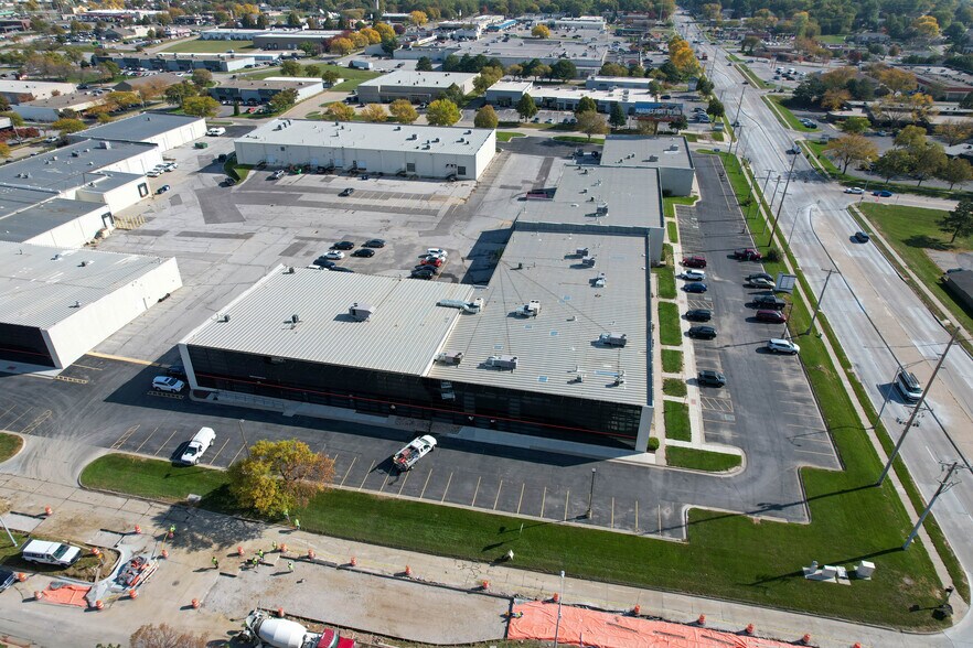 More Photos Of 11105-11147 Mockingbird Dr, Omaha Warehouse For Lease