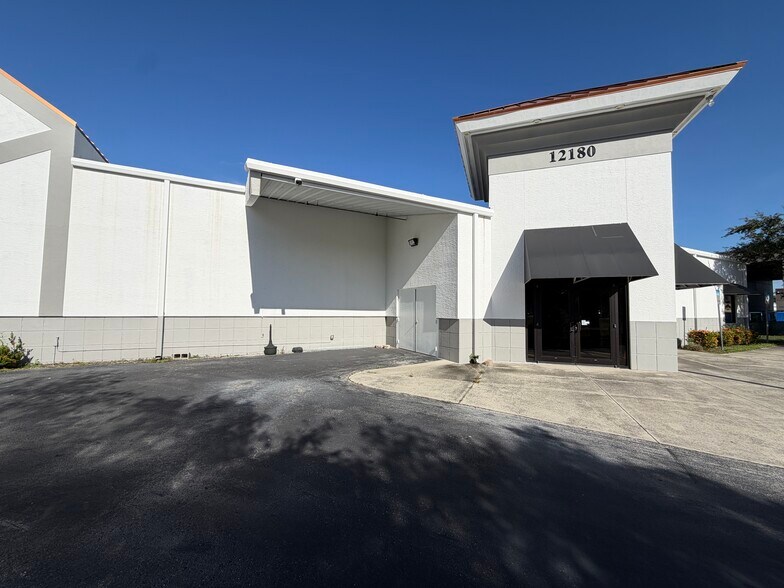 More Photos Of 12180 Metro Pky, Fort Myers Distribution For Sale