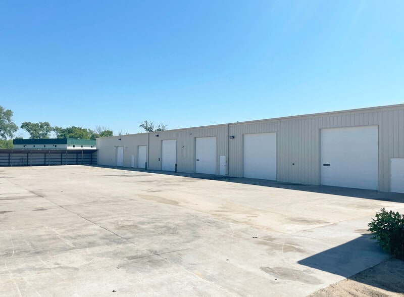 Primary Photo Of 9570 Ida St, Omaha Warehouse For Lease