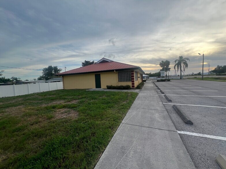 More Photos Of 2901 Us-301, Ellenton Medical For Lease