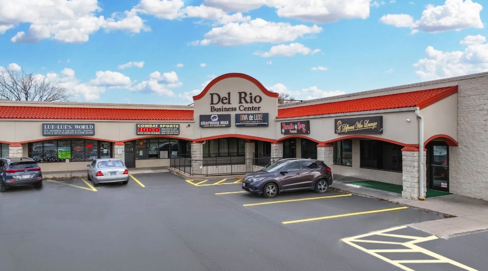 More Photos Of 5400-5426 N Lovers Lane Rd, Milwaukee Restaurant For Sale