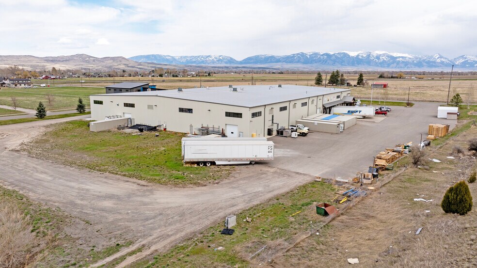 More Photos Of 275 Manhattan South Rd, Manhattan Light Manufacturing For Lease