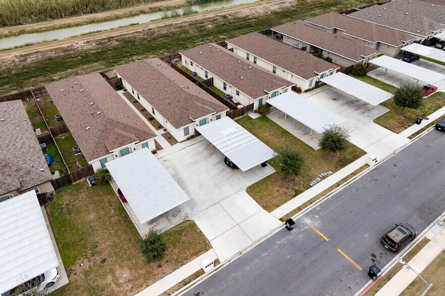More Photos Of 2001 W Taft St, Weslaco Apartments For Sale