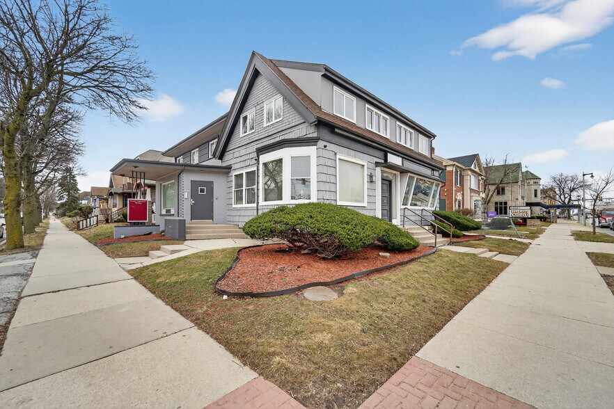 More Photos Of 2001 Capitol dr, Milwaukee Office For Sale