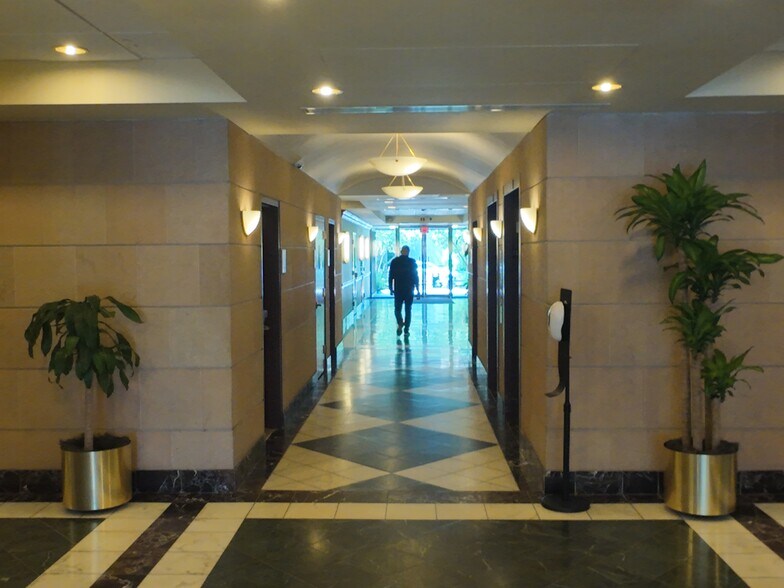 More Photos Of 67 Walnut Ave, Clark Office For Lease