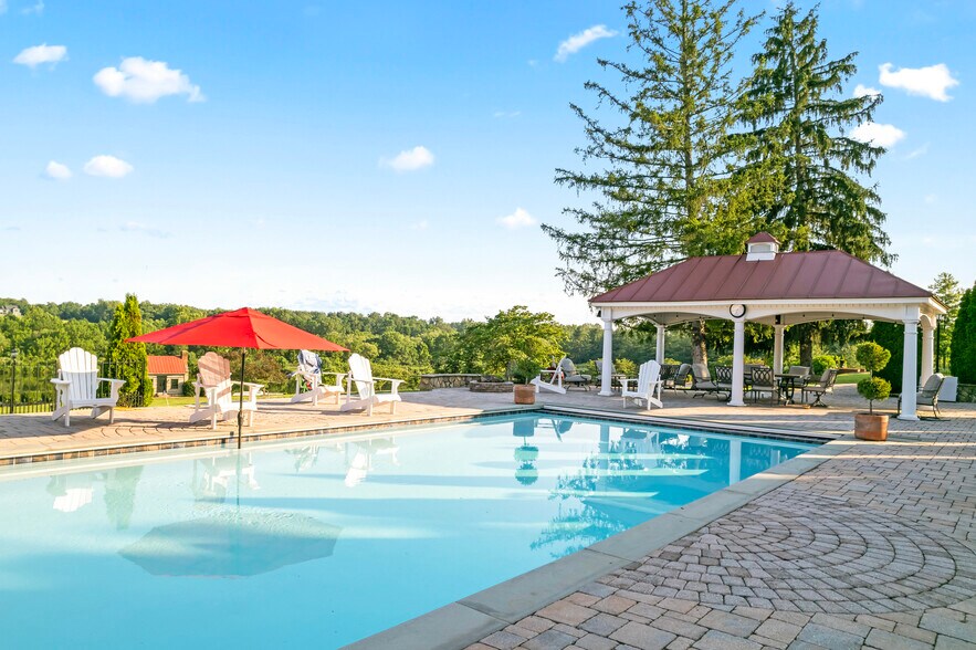 More Photos Of 15158 Berlin Tpke, Purcellville Lodge Meeting Hall For Lease