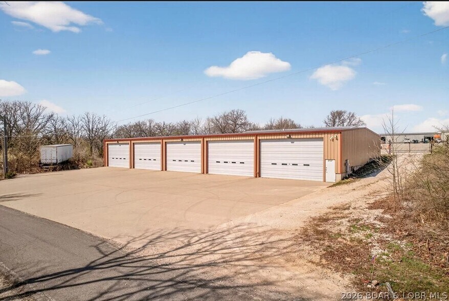 More Photos Of 3737 Antioch Lane, Osage Beach Warehouse For Lease