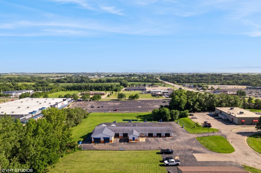 More Photos Of 731 Midwest Ct, Freeport Carwash For Sale