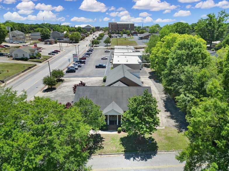 More Photos Of 312 N Main St, Lancaster Office For Lease