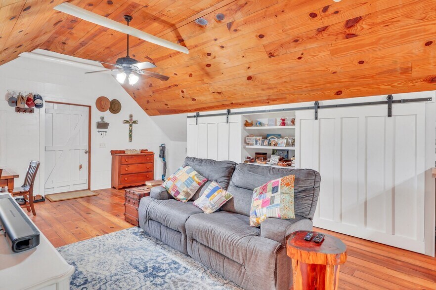 More Photos Of 1871 GA Highway 99, Brunswick Specialty For Sale