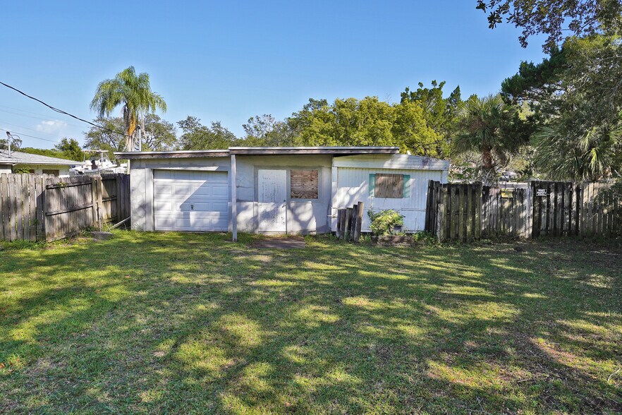 More Photos Of 426 S Plumosa St, Merritt Island General Retail For Sale