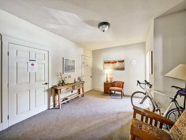 More Photos Of 825 College Ave, Santa Rosa Medical For Sale