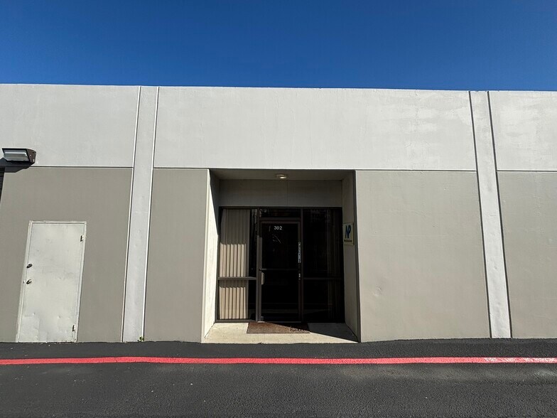 More Photos Of 290-302 Brokaw Rd, Santa Clara Warehouse For Lease