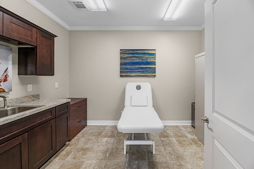 More Photos Of 2743 Smith Ranch Rd, Pearland Loft Creative Space For Sale