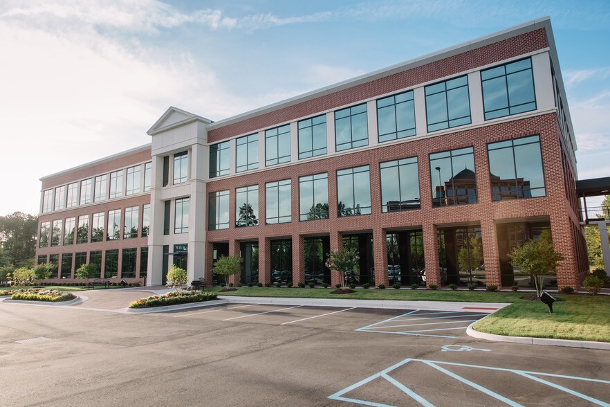 More Photos Of 272 Bendix Rd, Virginia Beach Unknown For Lease