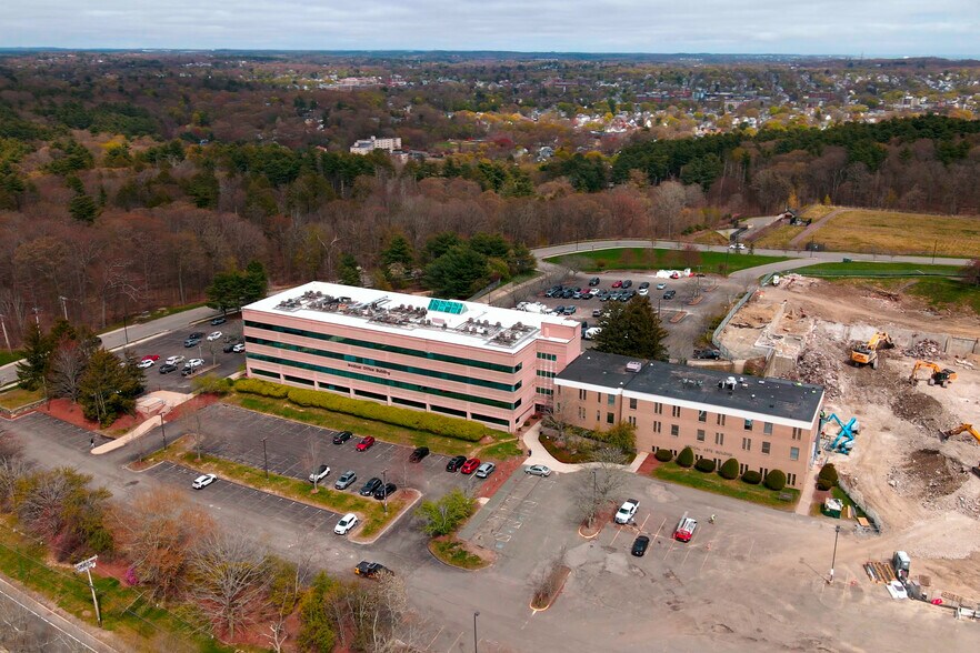 More Photos Of 3 Woodland Rd, Stoneham Medical For Sale