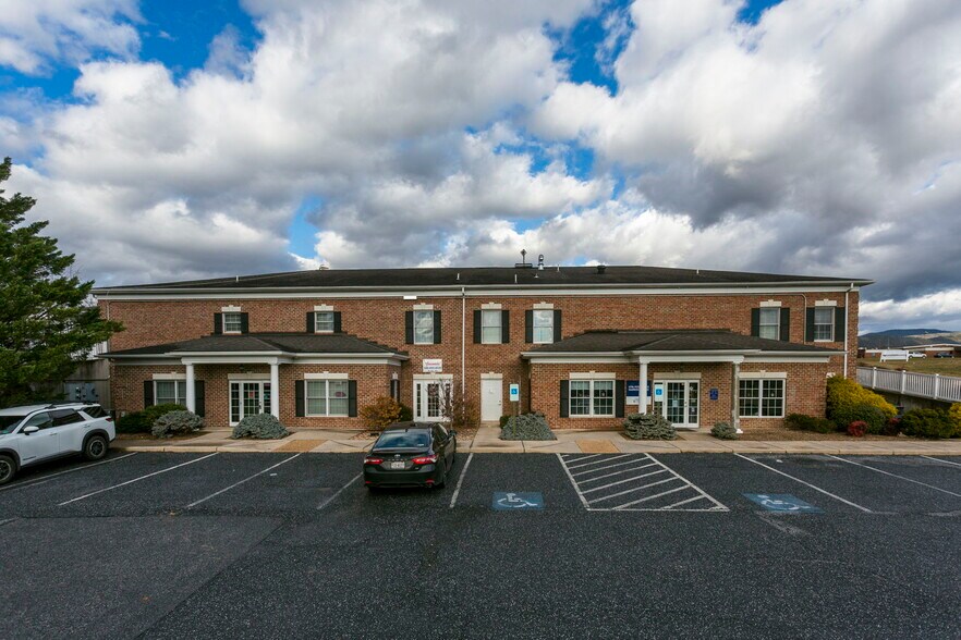 More Photos Of 9986 Spotswood Trl, Mc Gaheysville Office For Lease