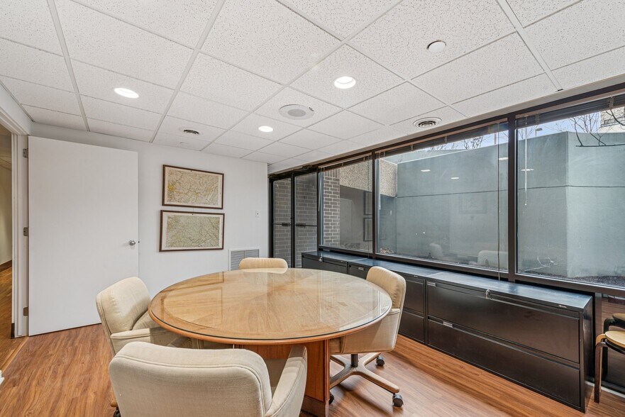 More Photos Of 750 Washington Rd, Mt Lebanon Apartments For Sale