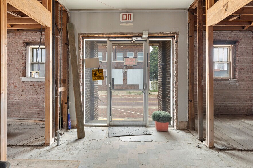 More Photos Of 201 N 3rd St, Ponca City Apartments For Sale