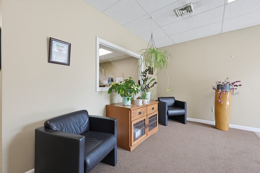 More Photos Of 24-26 Montauk Ave, New London Storefront Retail Residential For Sale