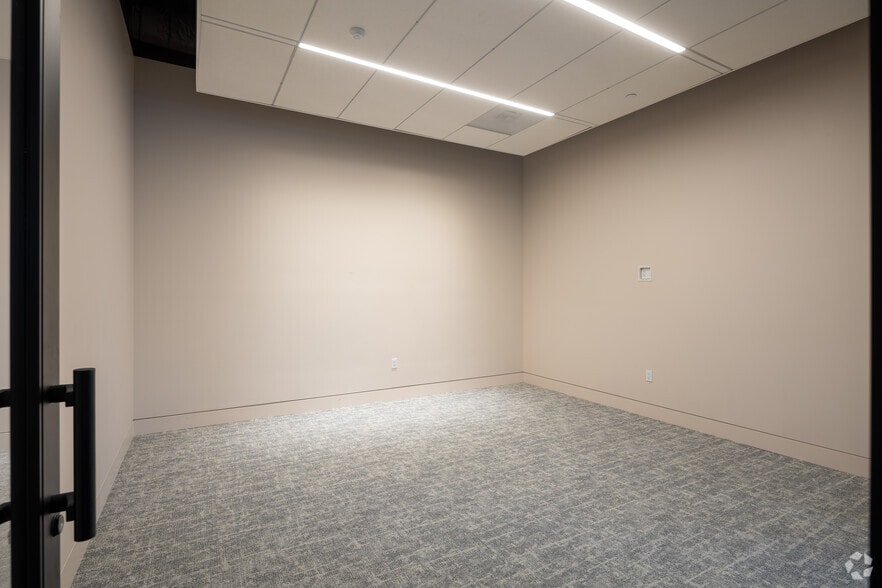 More Photos Of 200 E Baker St, Costa Mesa Loft Creative Space For Sale