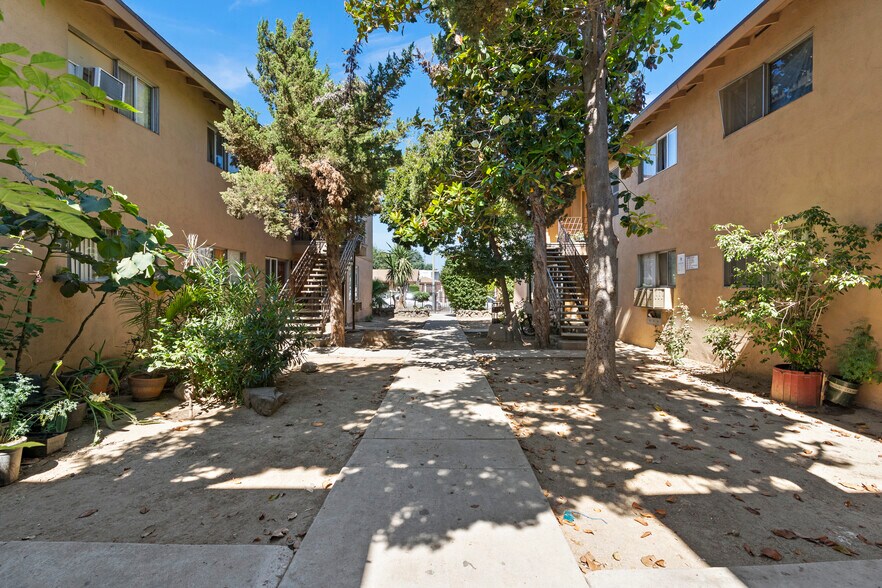 More Photos Of 7336-7340 Milwood Ave, Canoga Park, Canoga Park Apartments For Sale