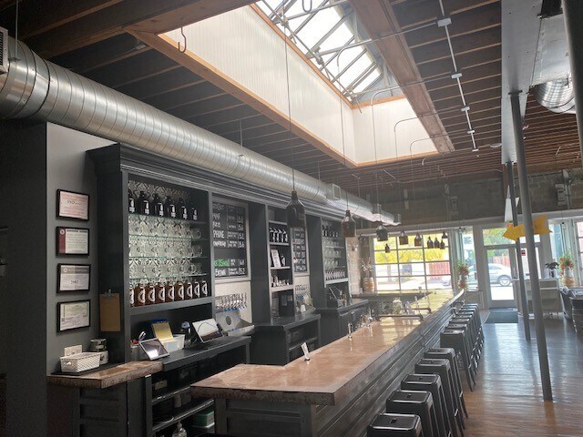 More Photos Of 7700 W Madison St, Forest Park Flex For Lease