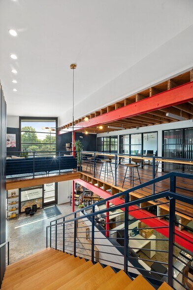 More Photos Of 2810 S 1st St, Austin Office For Lease