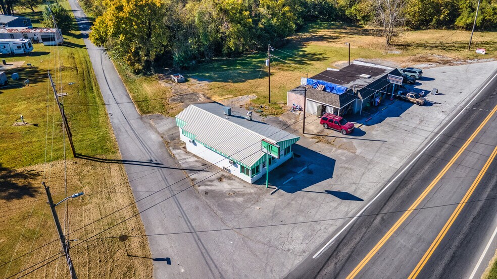 More Photos Of 561-563 McLean Ave, Hopkinsville Freestanding For Sale