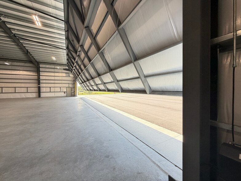 More Photos Of 229 Airpark Blvd, Immokalee Airplane Hangar For Sale