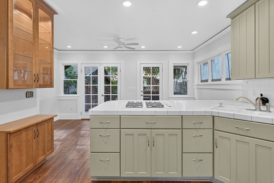 More Photos Of 119 S Adams St, Glendale Multifamily For Sale