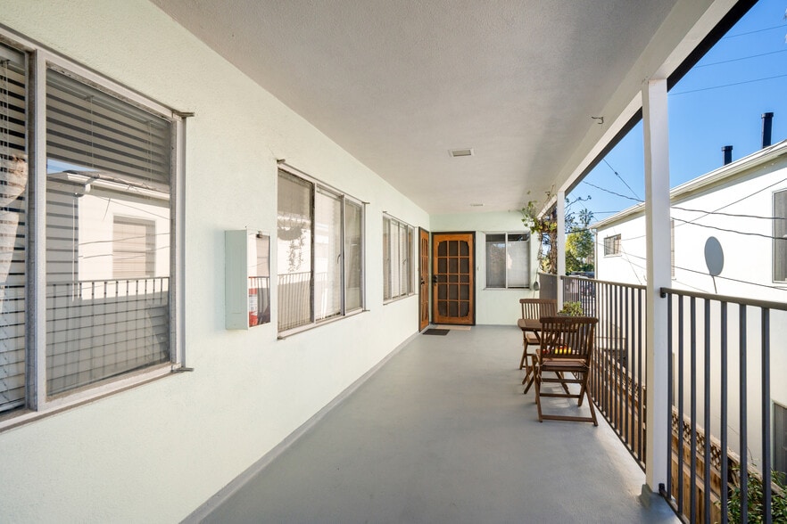 More Photos Of 2332 20th St, Santa Monica Apartments For Sale